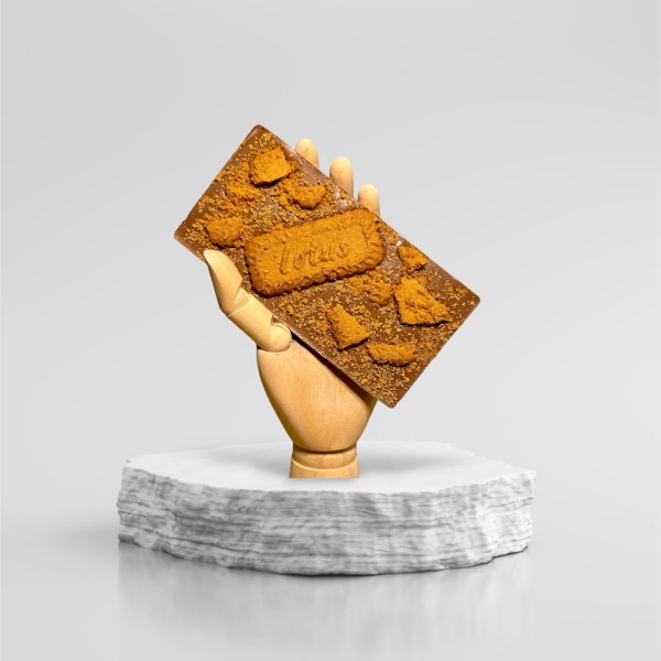 Milk Chocolate topped with Speculoos Pieces